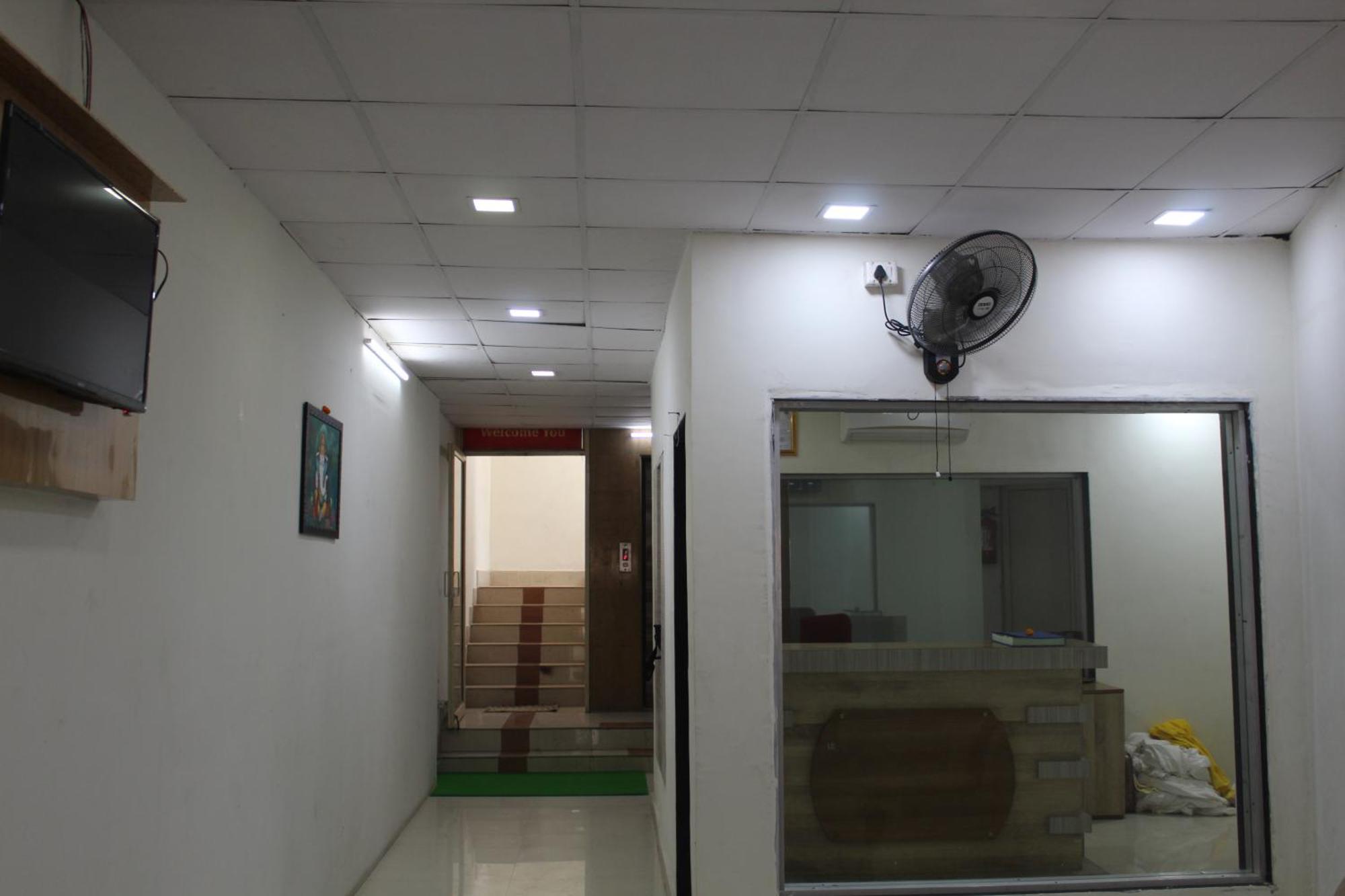Hotel Skylark Vapi Exterior photo